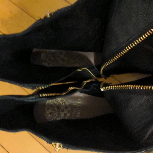 Vince Camuto size 8.5 leather heeled zipper booties - Picture 15 of 15